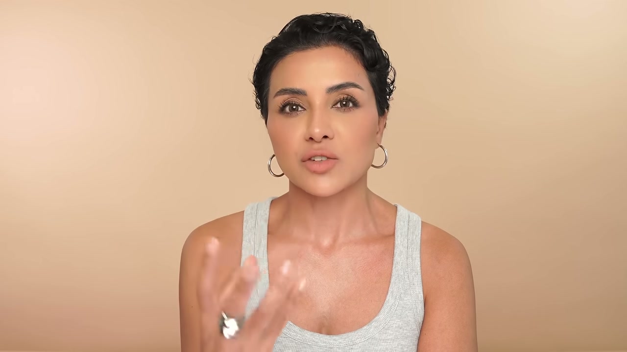 @ninaubhibeautyandfashion reviewing Medicube 3H Relief Cream at 03:13 in a YouTube Shorts video