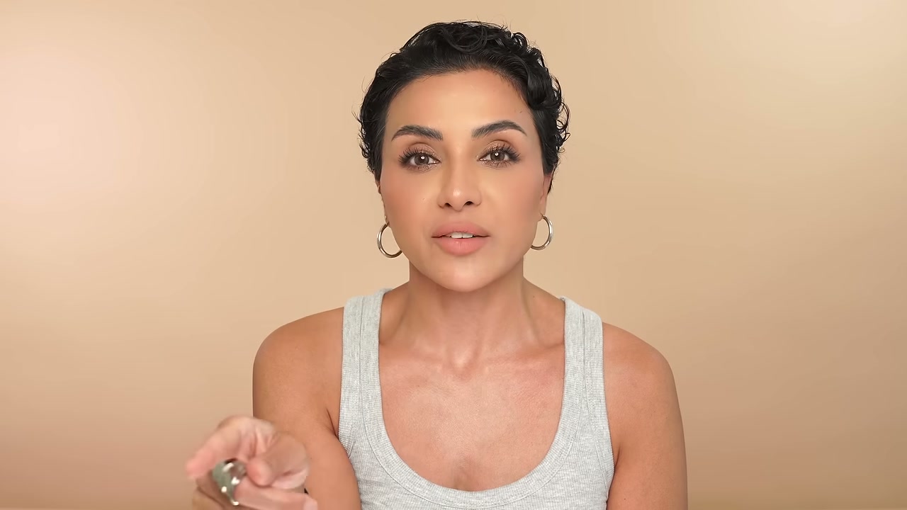 @ninaubhibeautyandfashion reviewing Medicube Kojic Acid Turmeric Brightening Gel Mask at 07:10 in a YouTube Shorts video