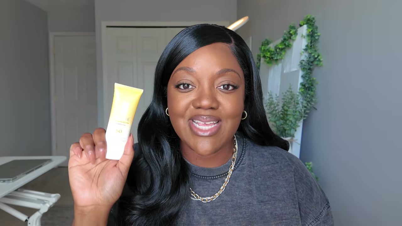 @nubelease reviewing Clinique UV Solutions Mattifying SPF 50 Sunscreen at 10:13 in a YouTube Shorts video