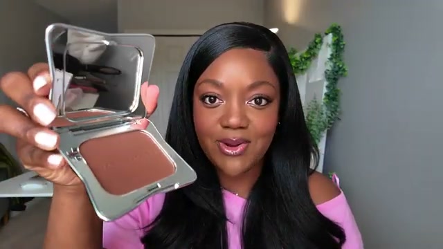 @nubelease reviewing Marc Jacobs Beauty Legally Bronze Sculpting Bronzer at 14:10 in a YouTube Shorts video