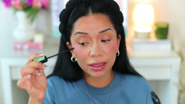 @ohmglashes reviewing Essence Lash Princess at 12:22 in a YouTube Shorts video