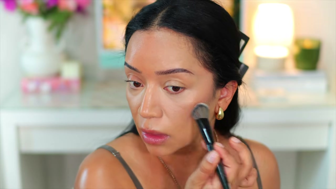 @ohmglashes reviewing L.A. Colors Sculpting Duo at 07:32 in a YouTube Shorts video