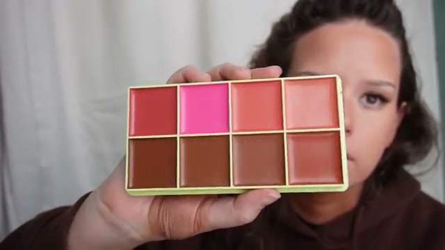 Curve Case Cream Makeup Palette