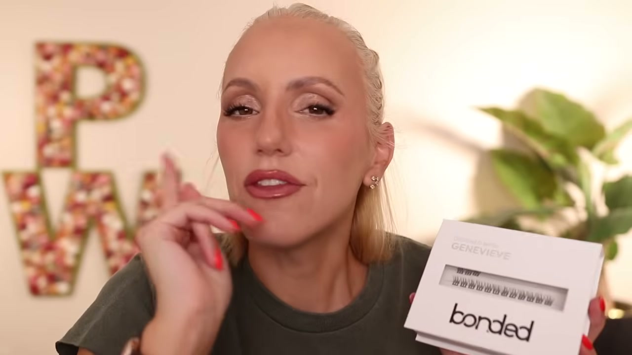 @pamperedwolf reviewing BONDED False Lashes at 15:49 in a YouTube Shorts video