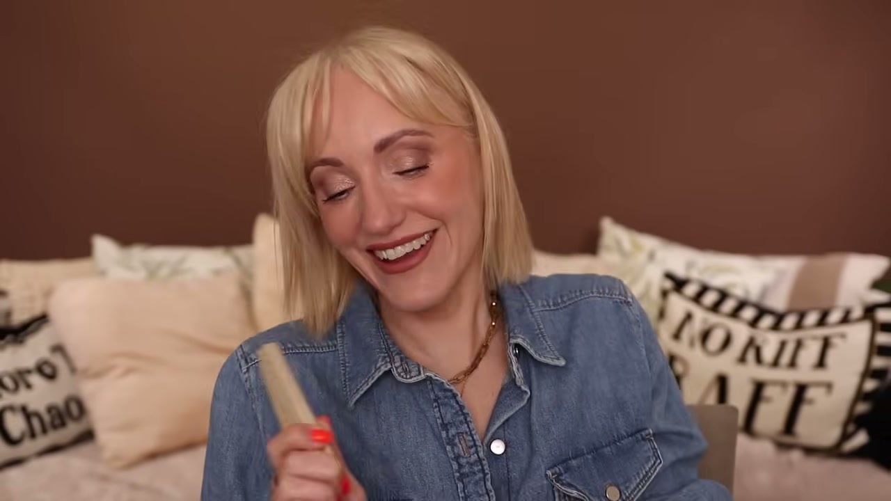 KissKiss Honey-Infused Intense Lipstick