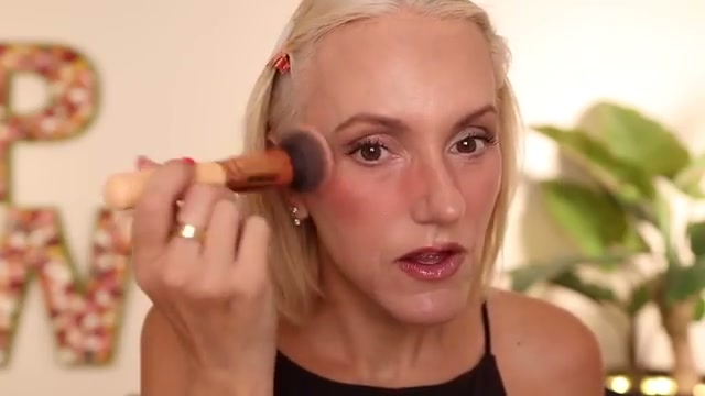 @pamperedwolf reviewing Morphe Cloudlight Soft Glow Diffused Blush at 23:12 in a YouTube Shorts video