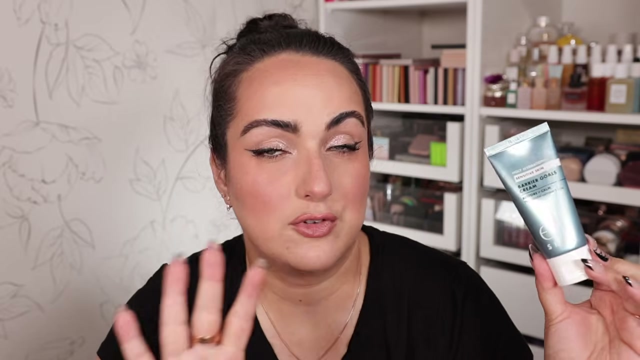 @pattyalonso reviewing e.l.f. Cosmetics Holy Hydration Sensitive Skin Barrier Goals Cream at 07:16 in a YouTube Shorts video