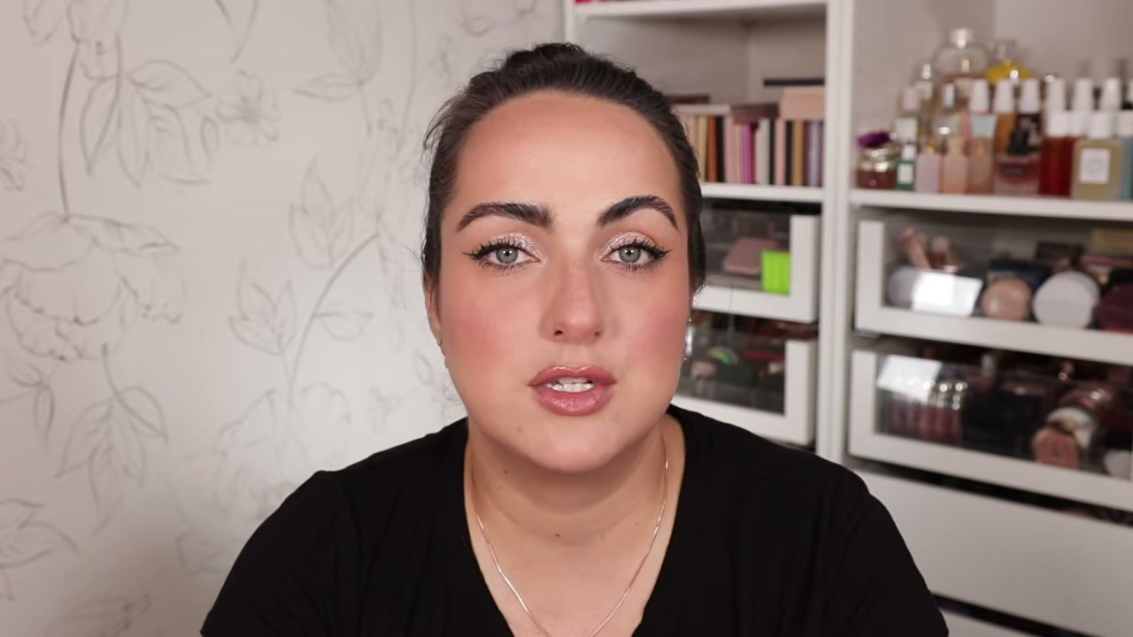 @pattyalonso reviewing e.l.f. Cosmetics Soft Pearl Era Halo Glow Silky Powder Highlighter at 15:38 in a YouTube Shorts video