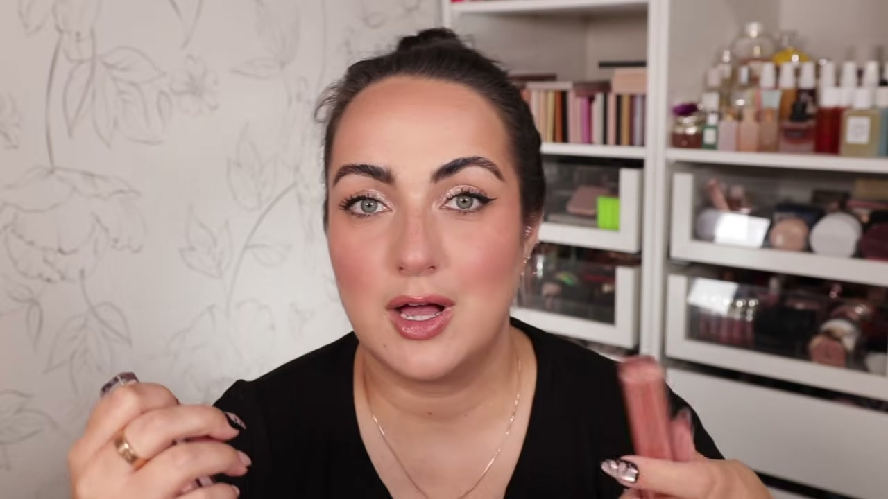 @pattyalonso reviewing Natasha Denona Color Correctors at 16:17 in a YouTube Shorts video