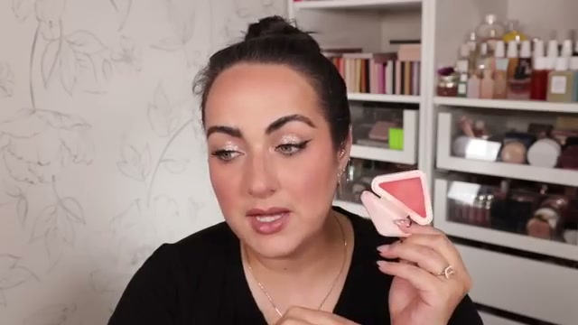 @pattyalonso reviewing Prada Cream to Powder Blush at 22:33 in a YouTube Shorts video
