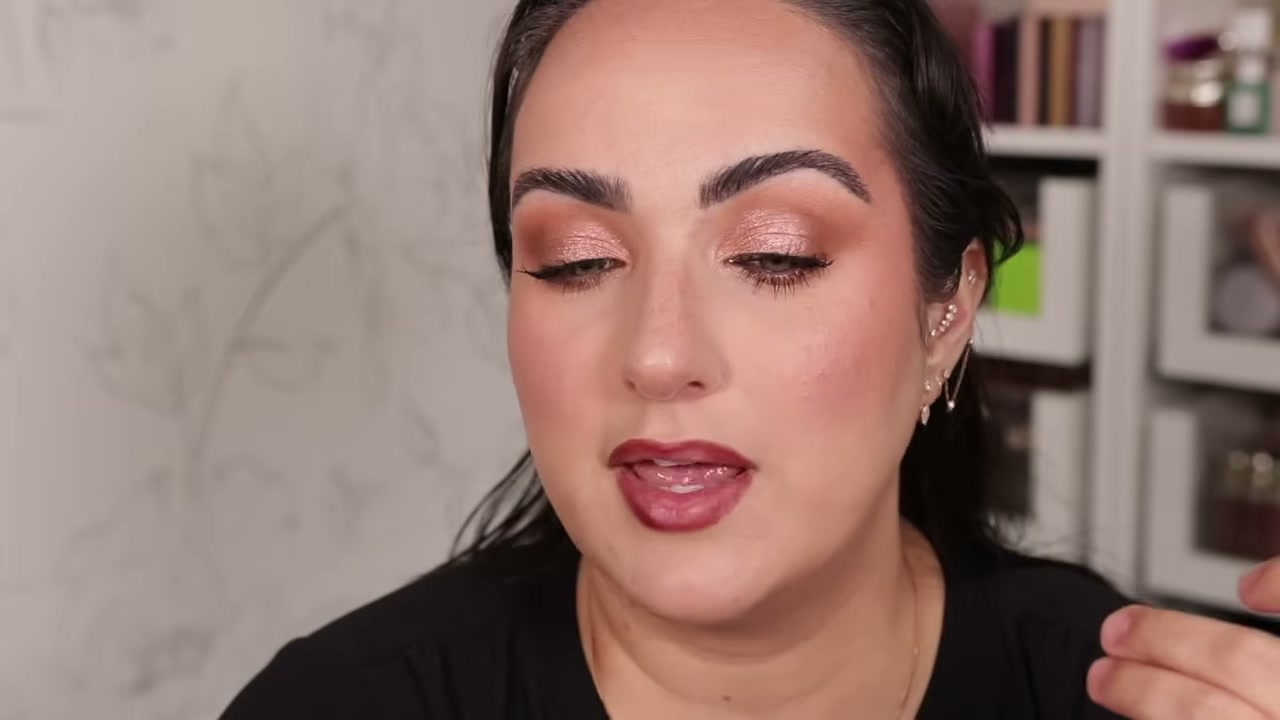 @pattyalonso reviewing Urban Decay Lip Toy Staining Brush Lip Liner at 15:37 in a YouTube Shorts video