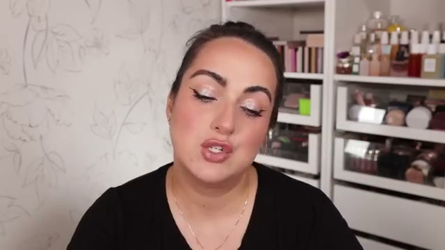 @pattyalonso reviewing Westman Atelier Cream Contour Bronzer at 12:40 in a YouTube Shorts video