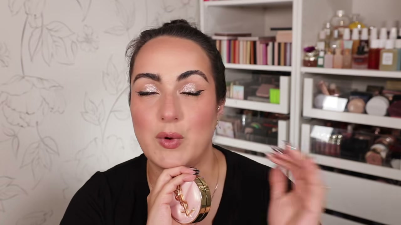 @pattyalonso reviewing Yves Saint Laurent Skin Affair Soft Glow Cushion Foundation at 25:40 in a YouTube Shorts video