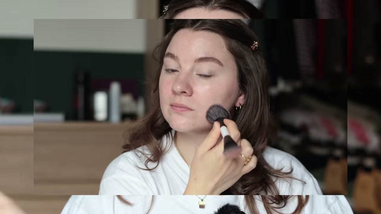 @peculiarlaain reviewing MAKE UP FOR EVER Super Boost Perfecting Moisture Boosting Skin Tint at 03:51 in a YouTube Shorts video