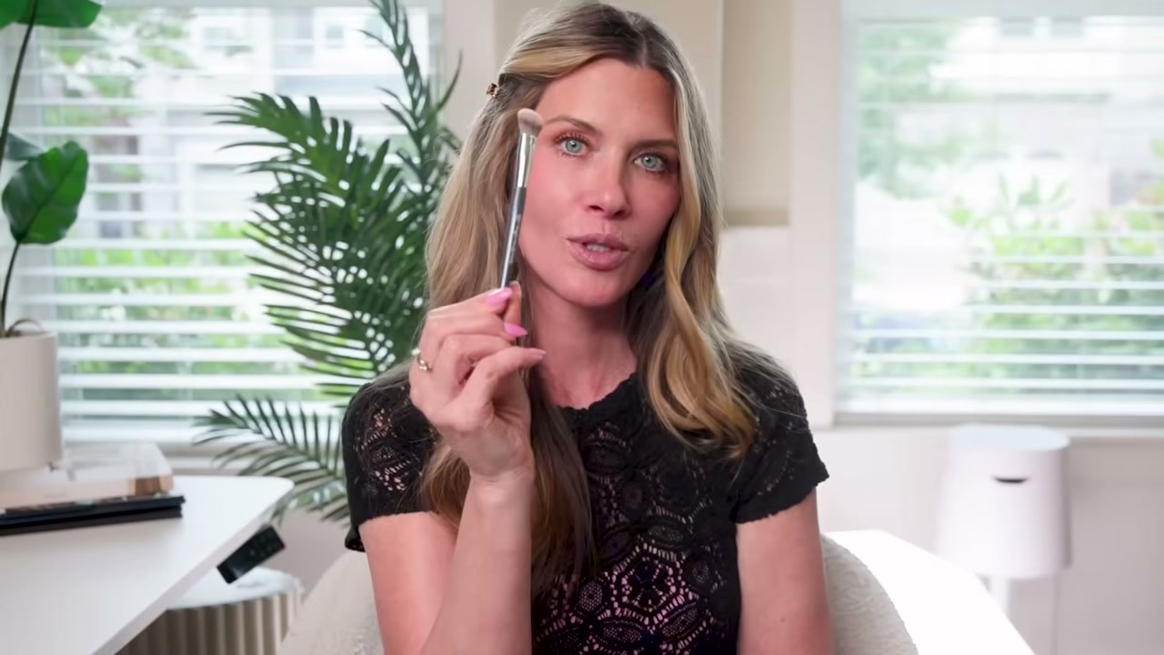 Angie Hot & Flashy A506 Concealer Brush