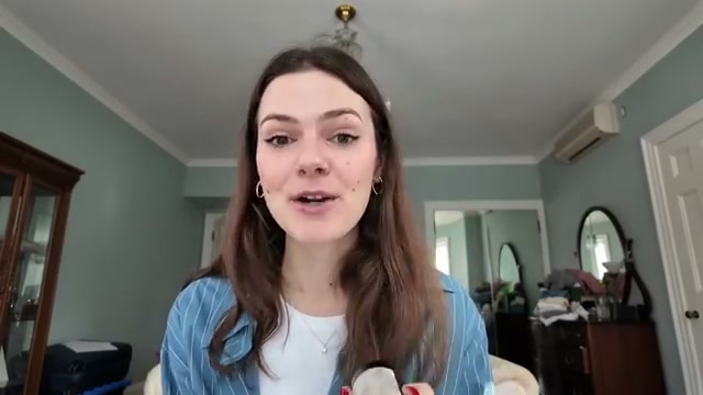 @perfumerism reviewing Commodity Milk Orchid at 18:22 in a YouTube Shorts video