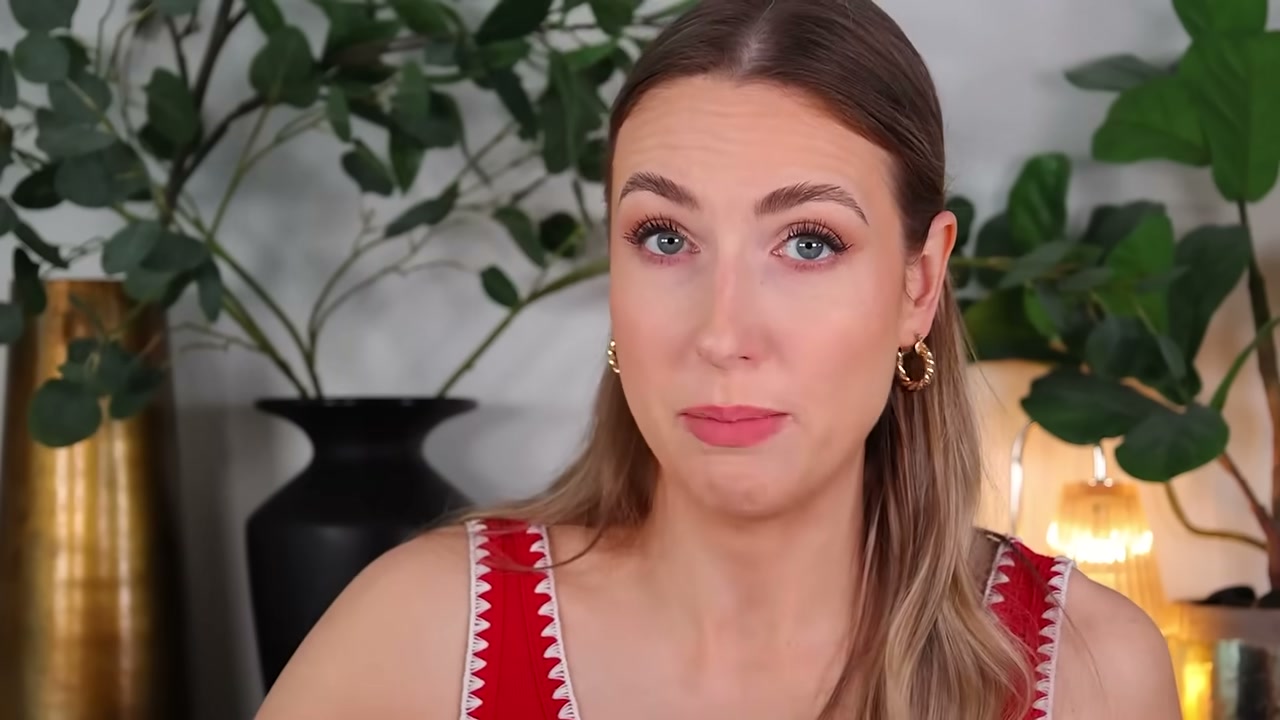 @rachhloves reviewing Banana Boat Kids Sunscreen (yellow Bottle) at 08:44 in a YouTube Shorts video