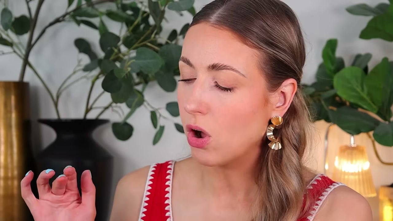 @rachhloves reviewing Clinique Chubby Stick Sculpting Contour at 12:31 in a YouTube Shorts video