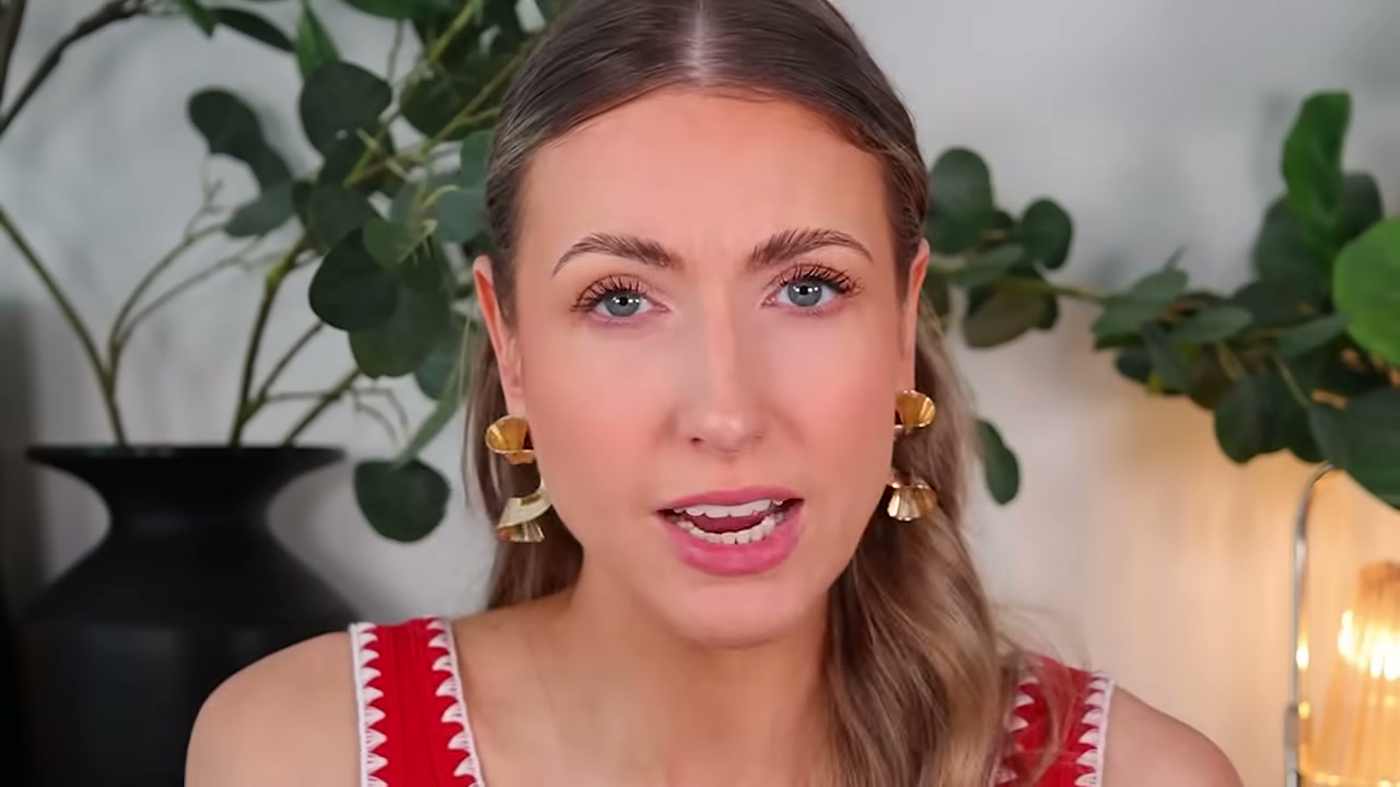 @rachhloves reviewing Hanni In-Shower Moisturizer at 10:31 in a YouTube Shorts video