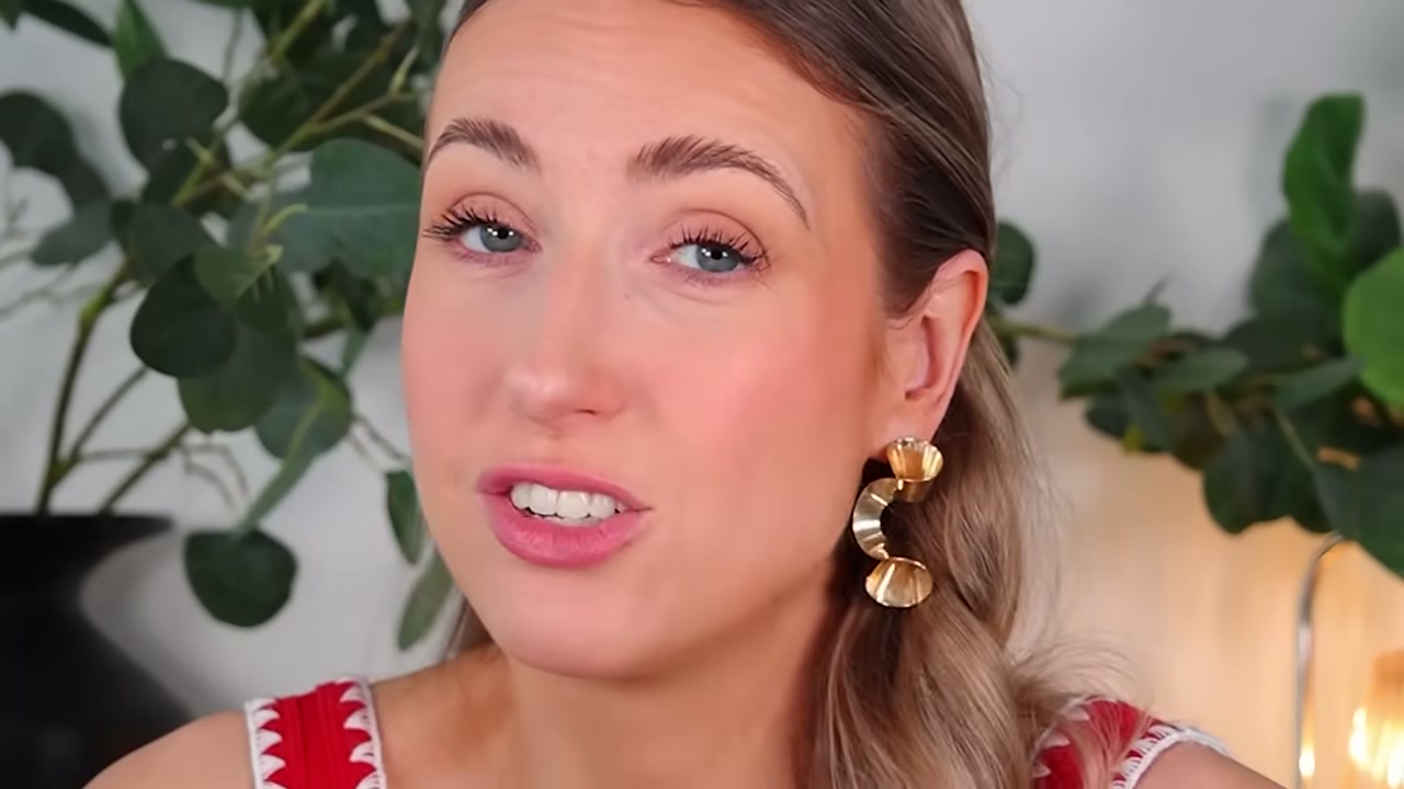 @rachhloves reviewing Lancôme Curl Goddess Mascara at 11:31 in a YouTube Shorts video
