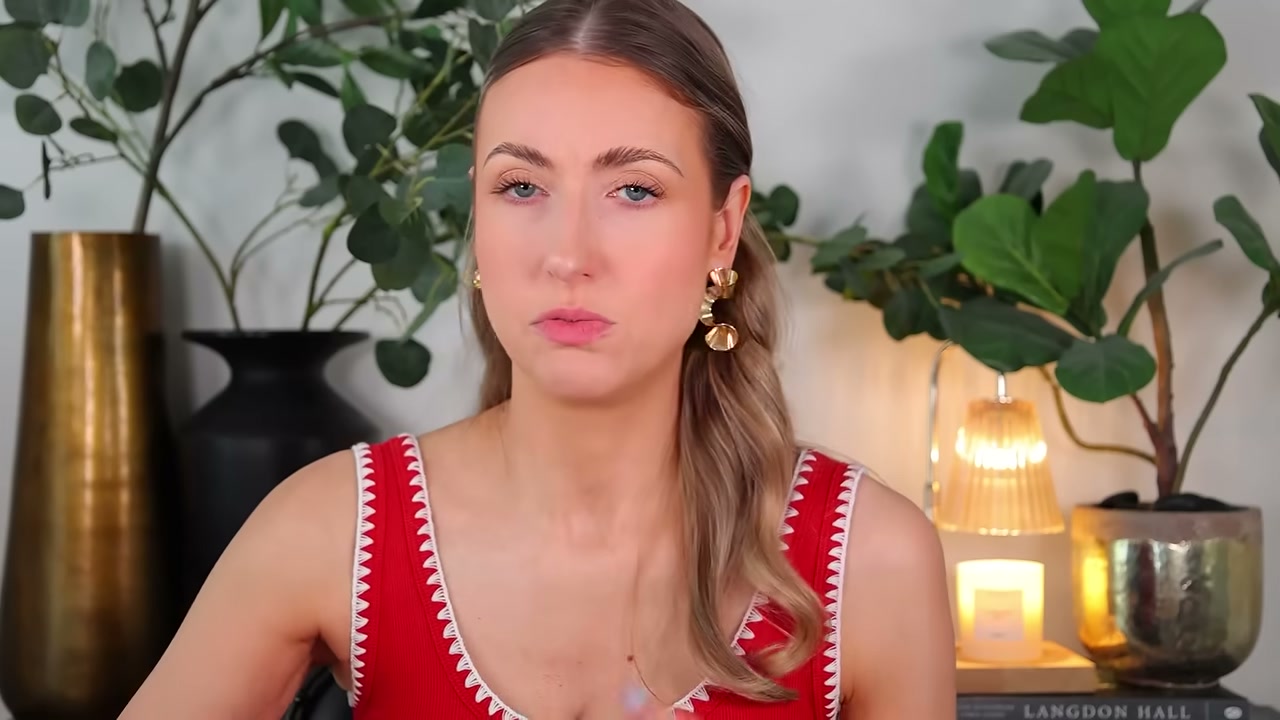 @rachhloves reviewing Ohora Pro Easy Peel Remover at 17:29 in a YouTube Shorts video