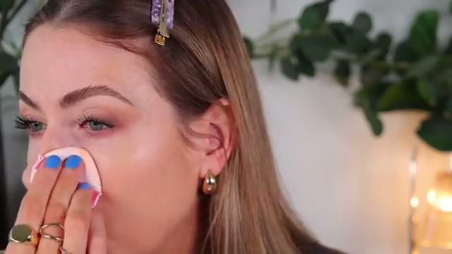 @rachhloves reviewing Unleashia Don't Touch Glass Cushion Foundation at 10:33 in a YouTube Shorts video