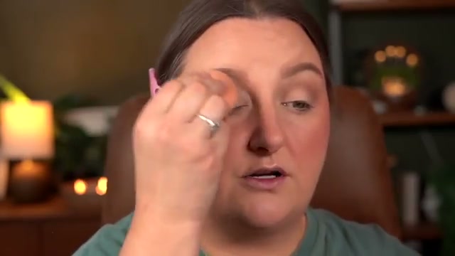 @rawbeautykristi reviewing Dose of Colors Baked Browns Palette at 02:14 in a YouTube Shorts video