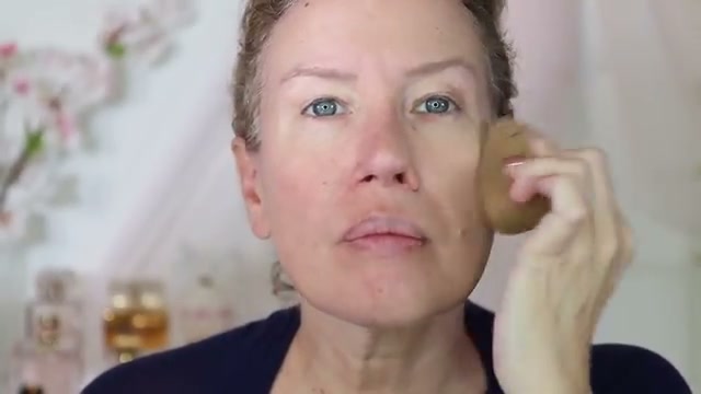 Make 'Em Wonder 24H Soft Matte Foundation