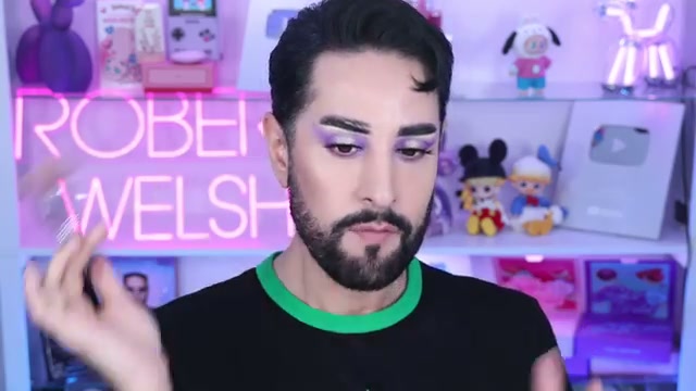 @robertwelsh reviewing Rhode Pocket Bronzer at 12:15 in a YouTube Shorts video