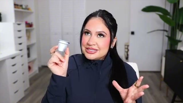 @rositaapplebum reviewing Cometeer Coffee at 19:19 in a YouTube Shorts video