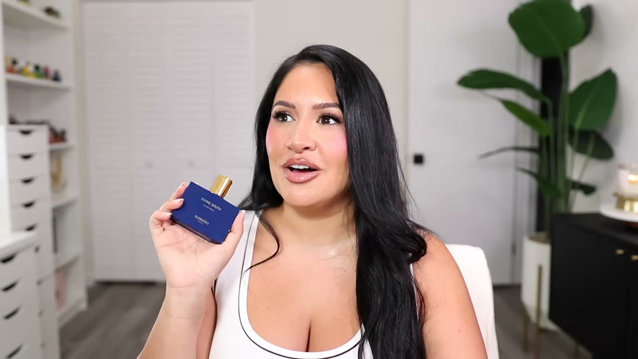 @rositaapplebum reviewing Floraïku Flying South Perfume at 15:07 in a YouTube Shorts video
