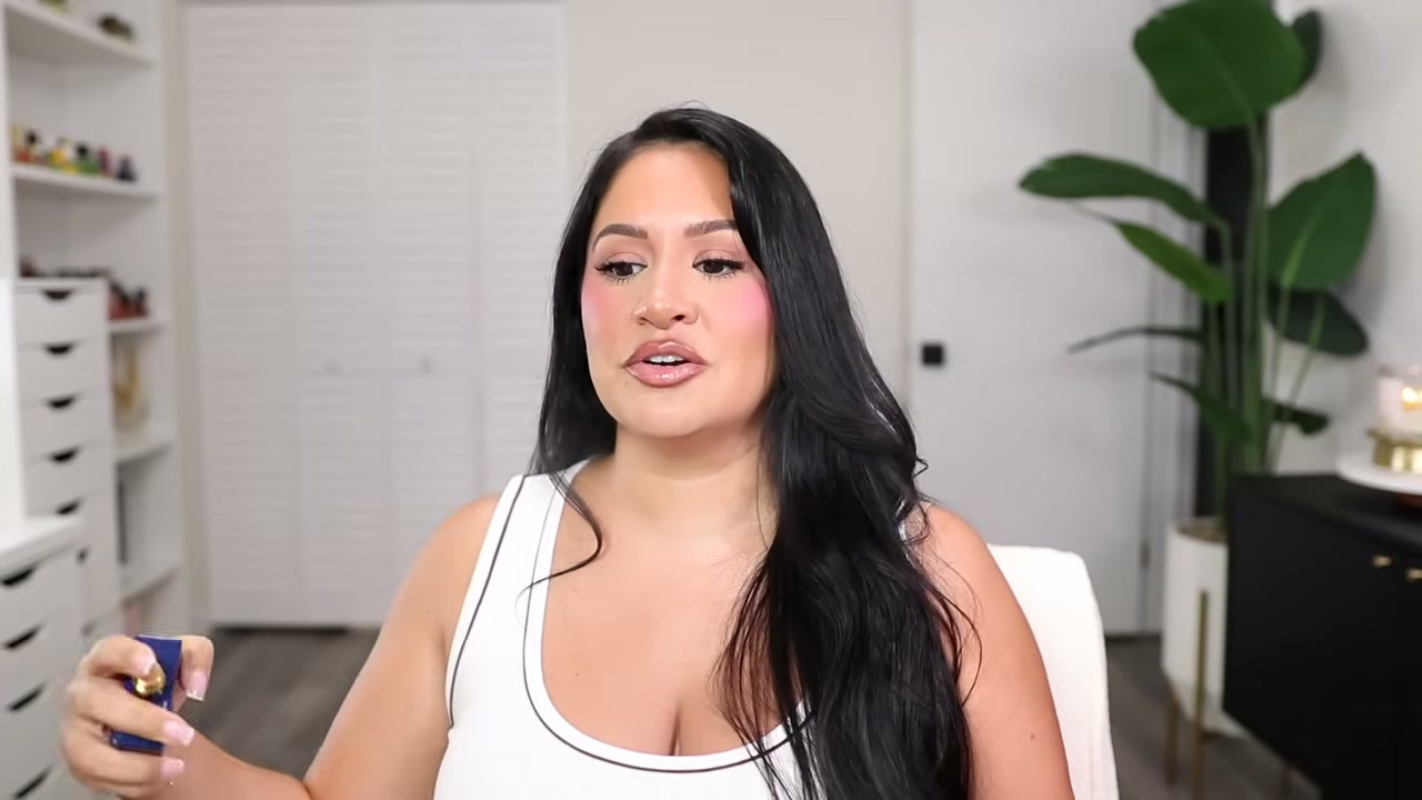 @rositaapplebum reviewing Floraïku One Umbrella for Two Perfume at 14:18 in a YouTube Shorts video
