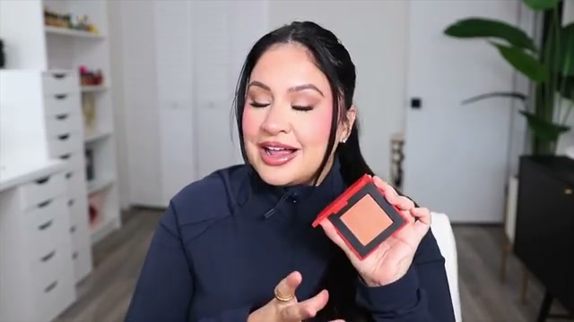 @rositaapplebum reviewing Hung Vanngo Beauty Velvet Blush at 03:10 in a YouTube Shorts video