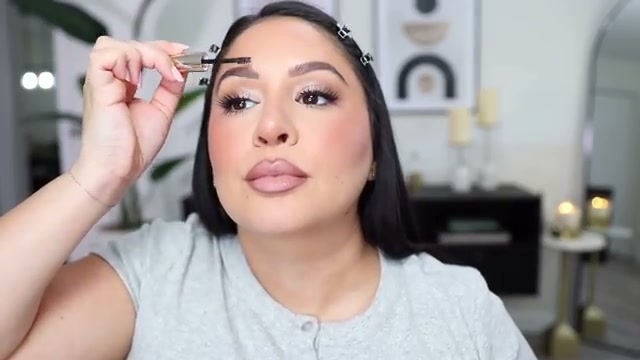 @rositaapplebum reviewing Lawless Strawberry Shortcake Lip Gloss at 09:20 in a YouTube Shorts video