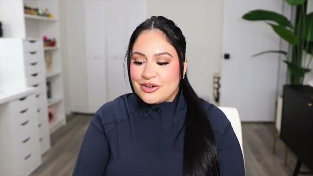 @rositaapplebum reviewing Monin Banana Fruit Purée at 20:42 in a YouTube Shorts video