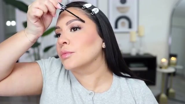 @rositaapplebum reviewing Morphe Cheek Thills at 08:20 in a YouTube Shorts video