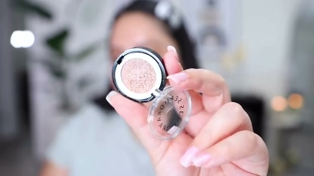 @rositaapplebum reviewing Sephora Collection Eyeshadow at 03:50 in a YouTube Shorts video