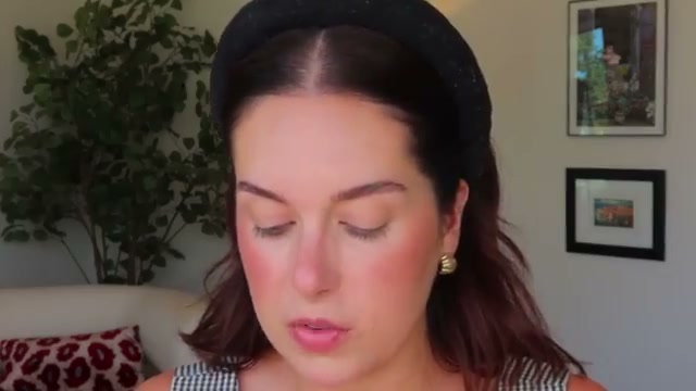 Signature Lip Sheer Lip Liner