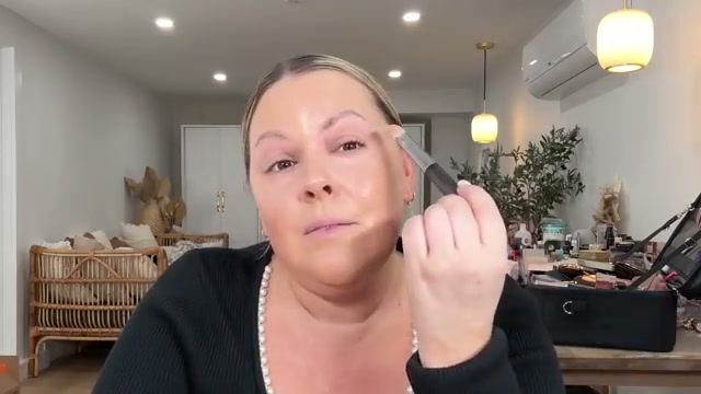 @selenamup reviewing Catrice Blush at 05:35 in a YouTube Shorts video