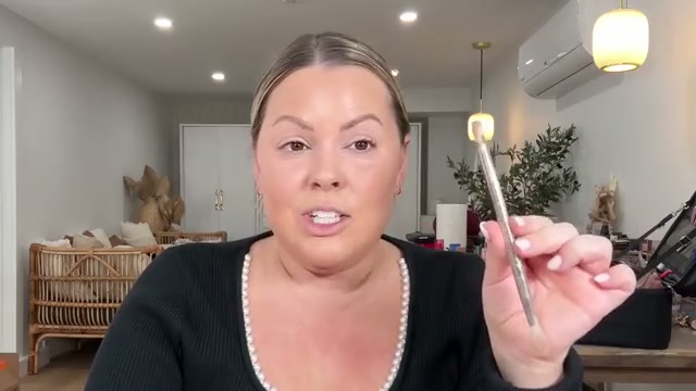 @selenamup reviewing Patrick Ta Blush Brush at 09:33 in a YouTube Shorts video