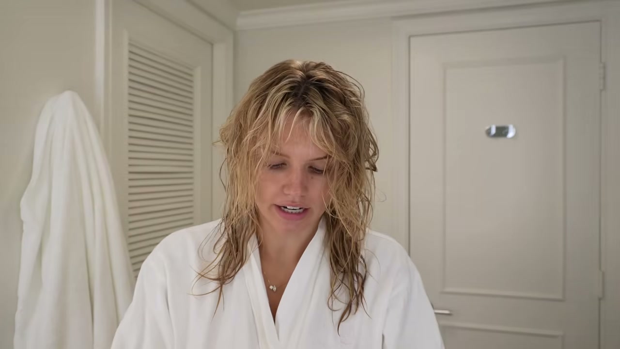 Leave-In Molecular Repair Hair Mask