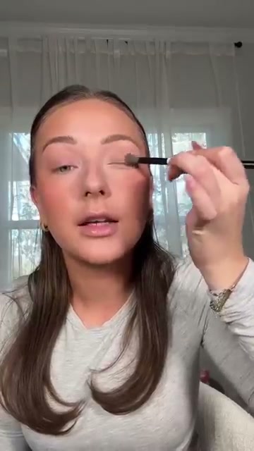 Matte Fluid Eye Paint