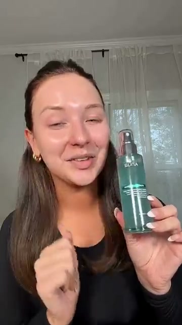 @shelbyannbell reviewing Anua PDRN Collagen Glow Facial Serum Spray at 00:18 in a YouTube Shorts video
