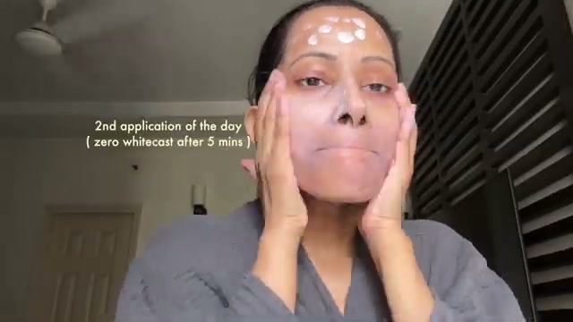@shelleynayak reviewing Juicy Chemistry Moisturizing Mineral Sunscreen at 12:55 in a YouTube Shorts video