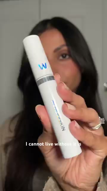 @silvybotha reviewing Wonderskin Wonder Blading All-Day Lip Stain at 00:03 in a YouTube Shorts video