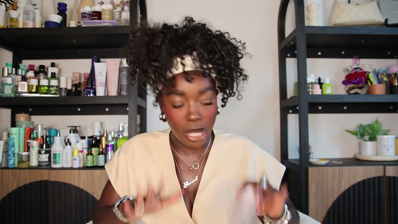 @simonenicole reviewing Growplex Complex10 Supplement at 04:57 in a YouTube Shorts video