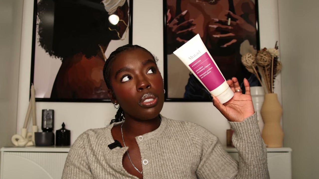 @simonenicole reviewing Miad AHA BHA Exfoliating Cleanser at 01:14 in a YouTube Shorts video