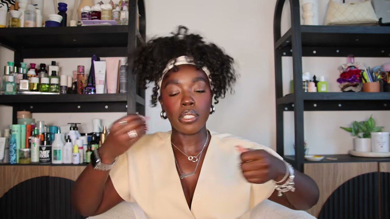 @simonenicole reviewing Sunday Riley Good Genes Serum at 22:53 in a YouTube Shorts video