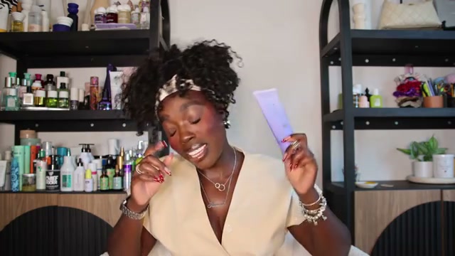 @simonenicole reviewing Tatcha The Rice Wash Soft Cream Cleanser at 21:09 in a YouTube Shorts video
