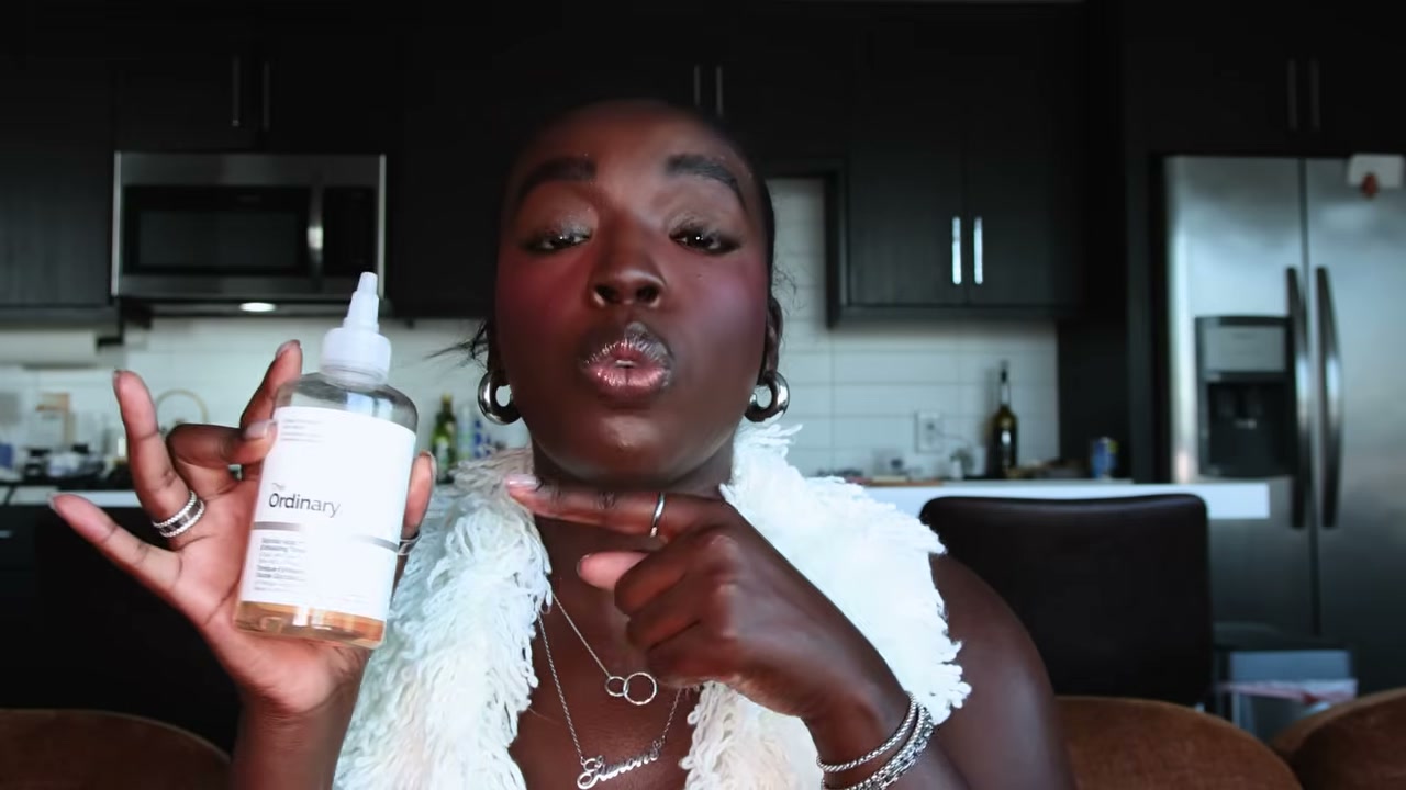@simonenicole reviewing The Ordinary Glycolic Acid 7% Toning Solution at 09:55 in a YouTube Shorts video